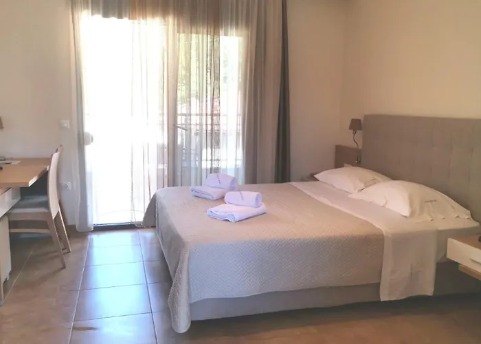 Artemis Plaza Aparthotel 4*