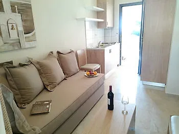 Artemis Plaza 4*