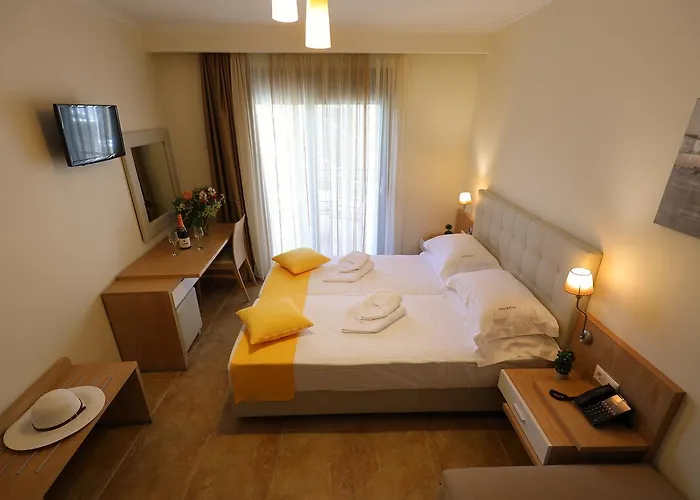 Artemis Plaza Aparthotel 4*