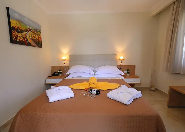 Artemis Plaza Agia Paraskevi (Kassandra)