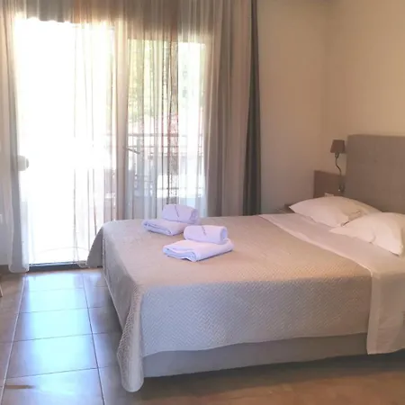 Artemis Plaza Aparthotel 3*