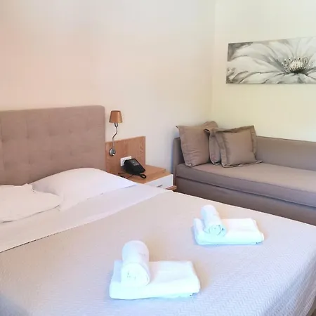 Aparthotel Artemis Plaza