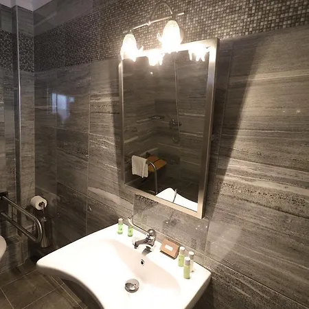 Artemis Plaza 3*