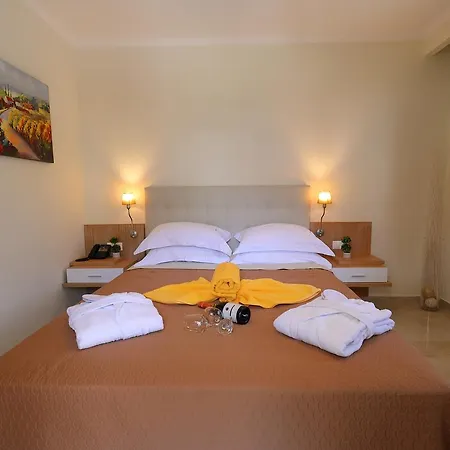 Artemis Plaza Agia Paraskevi (Kassandra)