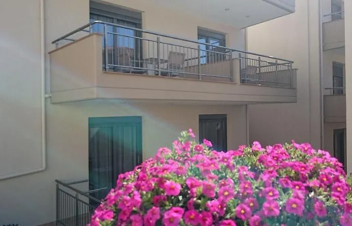 Апарт-отель Artemis Plaza 4*