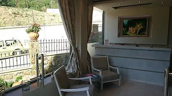 アパートホテル Artemis Plaza 4*