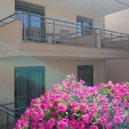 Aparthotel Artemis Plaza 3*