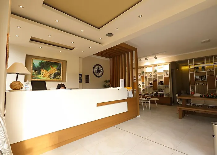 Artemis Plaza Apartmanhotel Ajía Paraszkeví